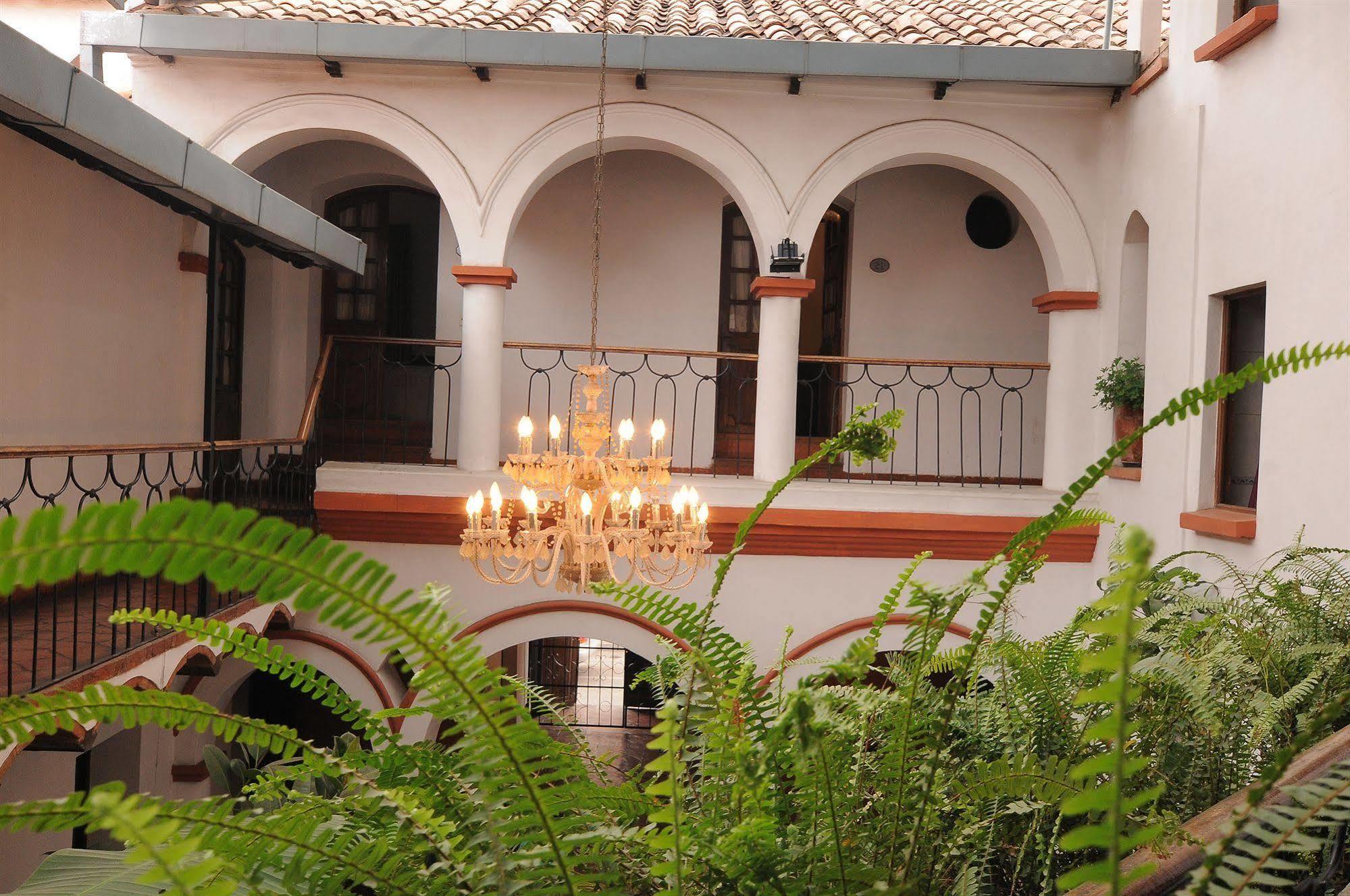 Hostal Recoleta Sur スクレ エクステリア 写真