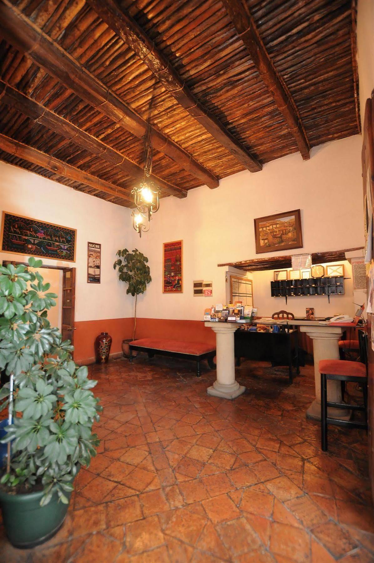 Hostal Recoleta Sur スクレ エクステリア 写真