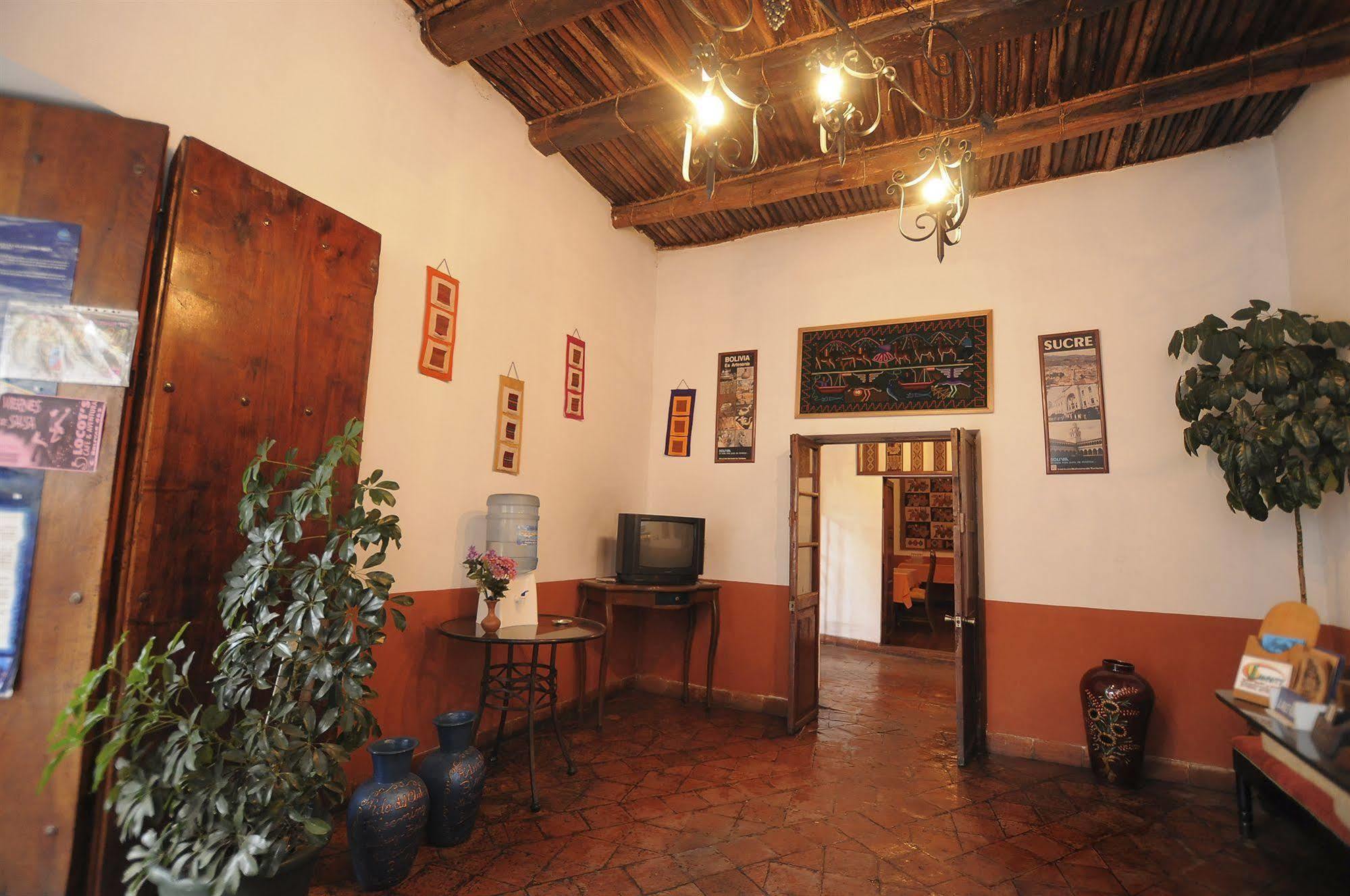 Hostal Recoleta Sur スクレ エクステリア 写真