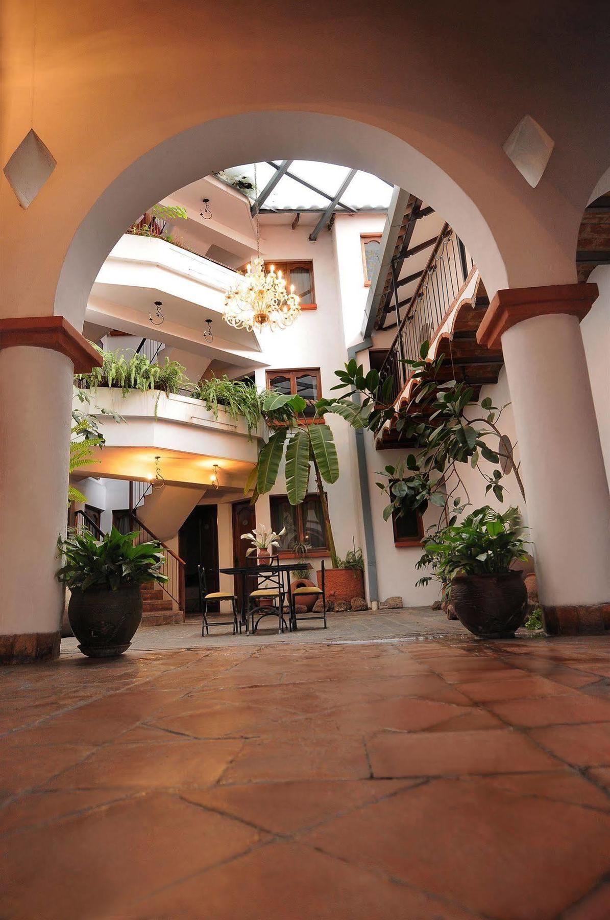 Hostal Recoleta Sur スクレ エクステリア 写真